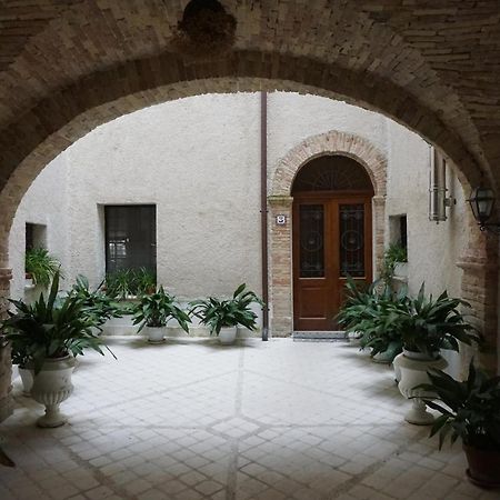Palazzo De Fabritiis Acomodação com café da manhã Rosciano  Exterior foto