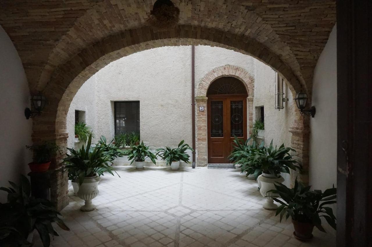 Palazzo De Fabritiis Acomodação com café da manhã Rosciano  Exterior foto